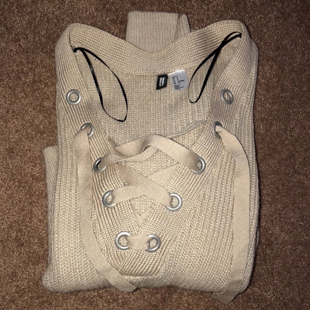❤️H&M tan sweater!